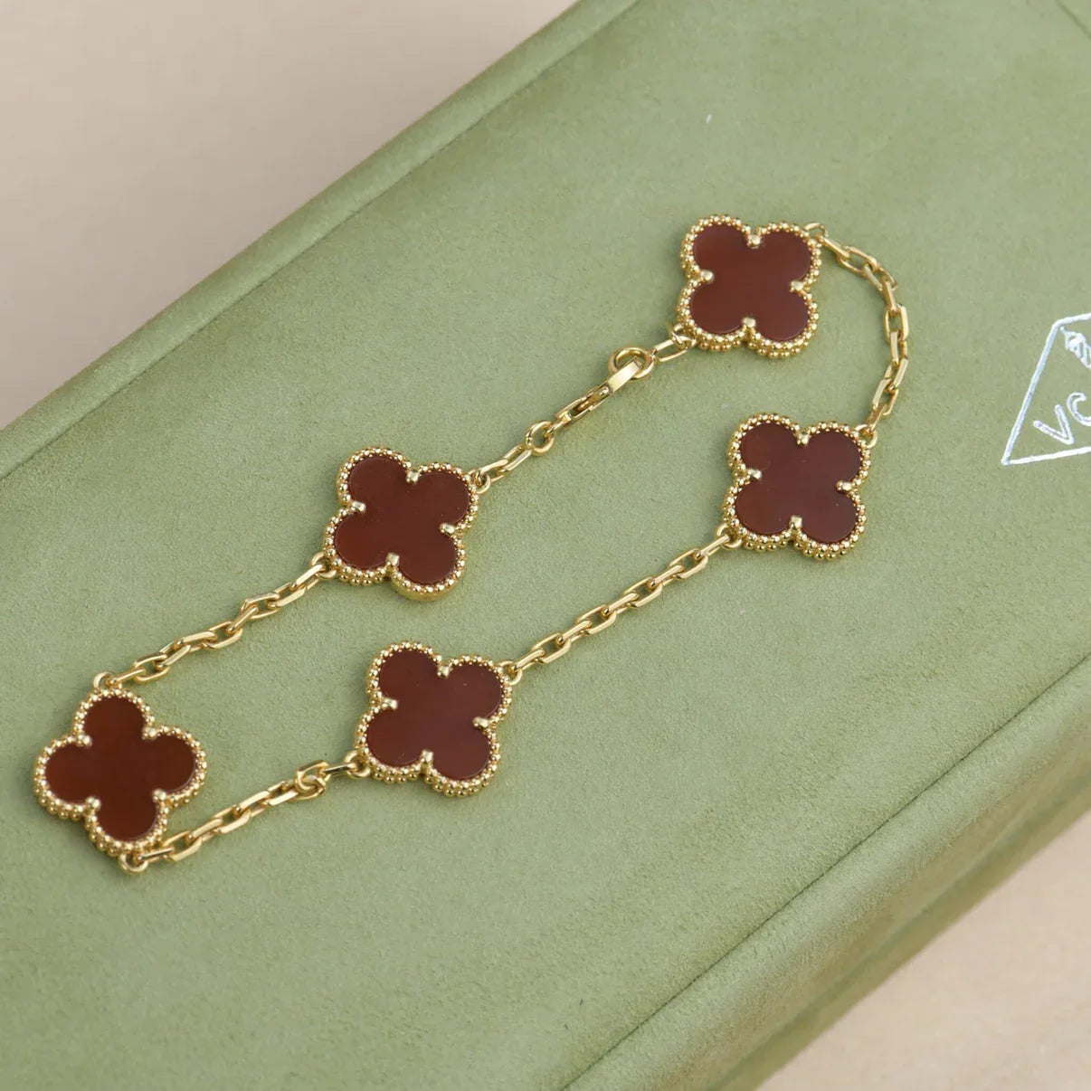 [BLUE TEARS] CLOVER 5 MOTIF RED CORNELIAN BRACELET COLLECTION