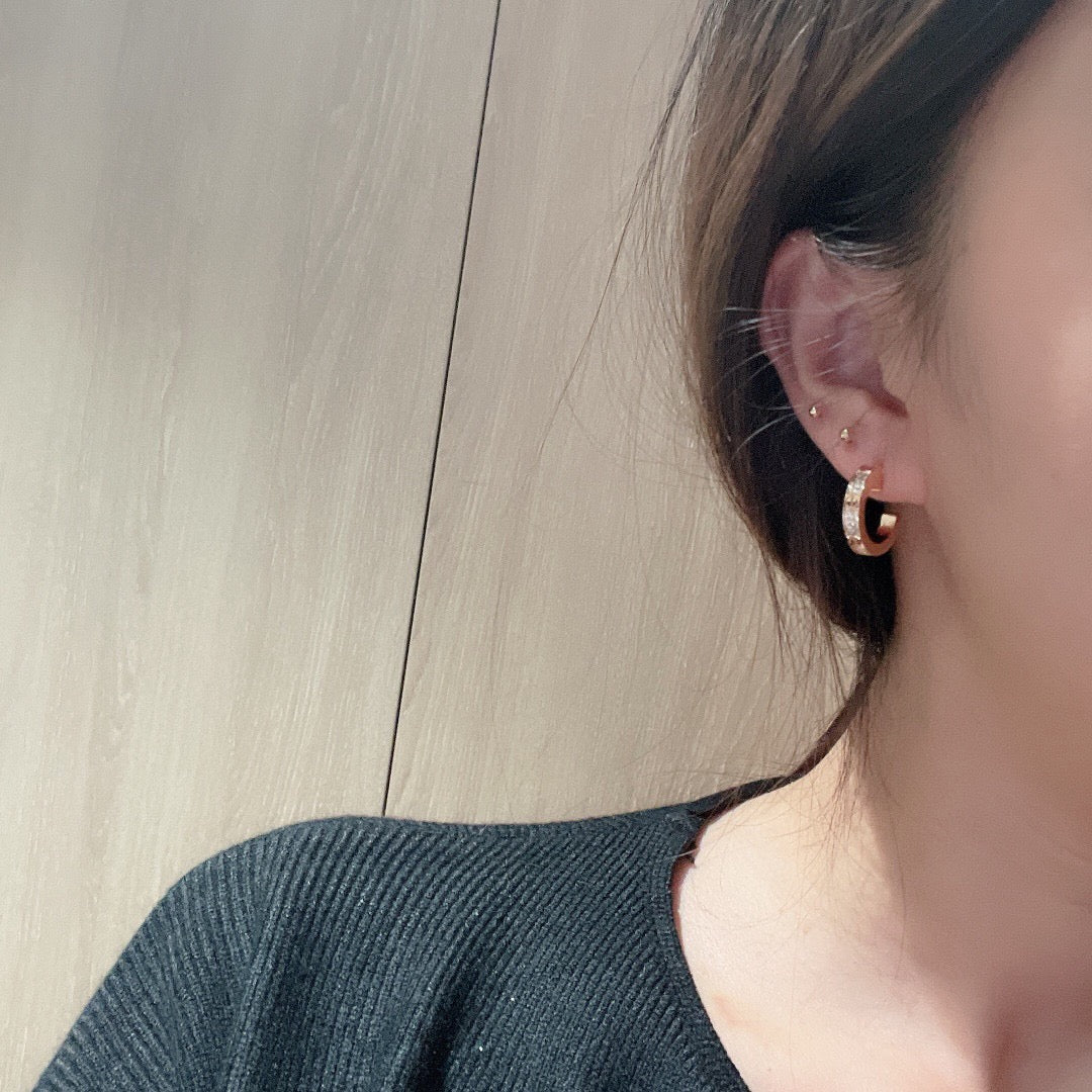[Blue Tears Jewelry]LOVE 5.5MM DIAMOND PAVED EARRINGS