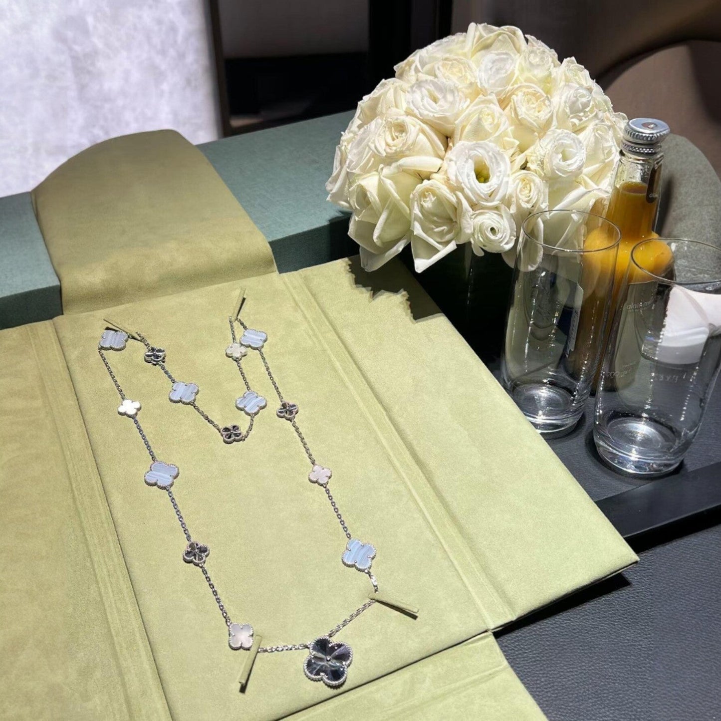 [BLUE TEARS]DETACHABLE CLOVER 15(11+4) FLOWER SILVER NECKLACE SET