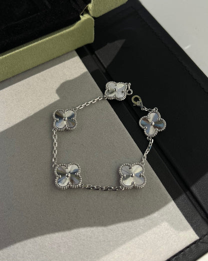 [BLUE TEARS] CLOVER 5 MOTIF LASER BRACELET COLLECTION