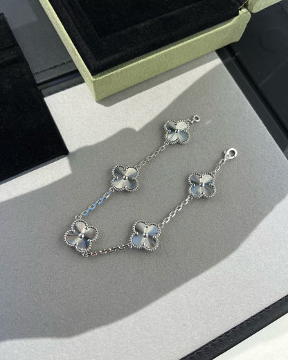 [BLUE TEARS] CLOVER 5 MOTIF LASER BRACELET COLLECTION